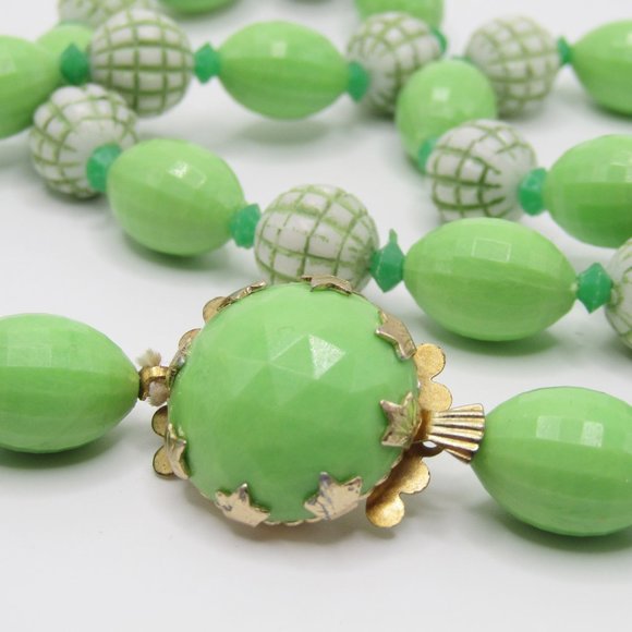 Vintage Celluloid Necklace Lime Green Hong Kong Box Clasp 23" - Picture 2 of 3